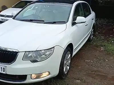 Second Hand स्कोडा सुपर्ब एलिगेंस 2.0 टीडीआई cr ऑटोमैटिक in कोलकाता