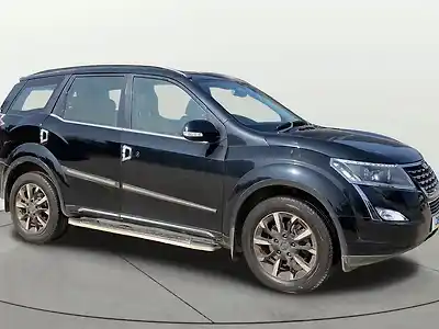 Second Hand महिंद्रा XUV500 w11 ऑटोमैटिक in राजकोट