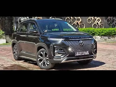 Second Hand MG Hector Plus Blackstorm 1.5 Turbo Petrol CVT 7 STR in Lucknow