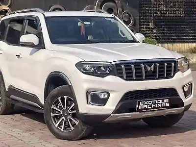 Second Hand महिंद्रा स्कॉर्पियो Z8 2WD Diesel 2.2L Turbo Manual 7 STR in लखनऊ