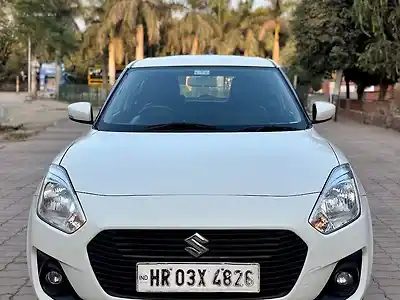 Second Hand मारुति सुज़ुकी स्विफ़्ट VXi Petrol Manual in चंडीगढ़