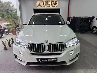 Second Hand बीएमडब्ल्यू x5 एक्सड्राइव 30डी एक्स्पेडीशन in हैदराबाद