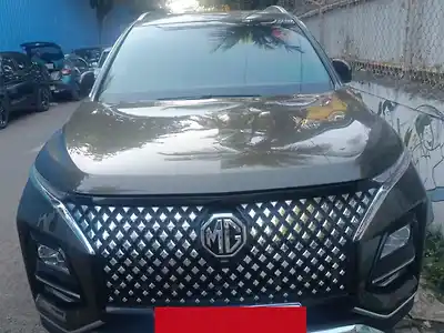 Second Hand एमजी हेक्टर प्लस शार्प प्रो 1.5 टर्बो पेट्रोल सीवीटी 7 सीटर [2023] in पुणे