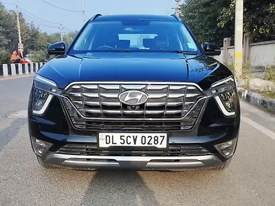 Second Hand Hyundai Alcazar Signature (O) 7 STR 1.5 Petrol DCT Adventure Dual Tone in Delhi
