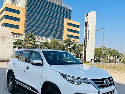 Second Hand Toyota Fortuner 2.8 4x2 MT [2016-2020] in Chandigarh