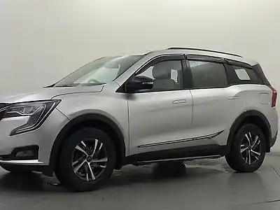 Second Hand महिंद्रा XUV700 AX 5 पेट्रोल एटी 5 सीटर [2021] in गाज़ियाबाद