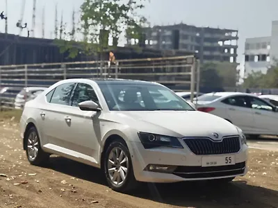Second Hand Skoda Superb L&K TDI AT in Nashik