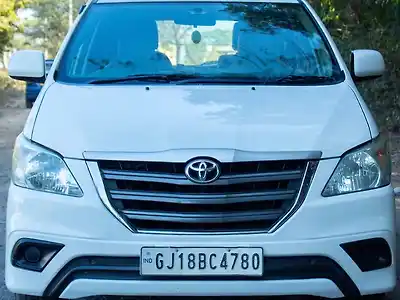 Second Hand टोयोटा इनोवा 2.5 gx 7 str bs-iii in अहमदाबाद