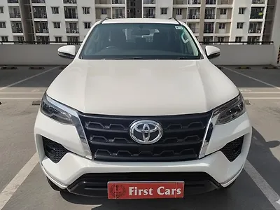 Second Hand Toyota Fortuner 4x4 4WD Diesel 2.8L Turbo 6 Speed Manual in Bangalore