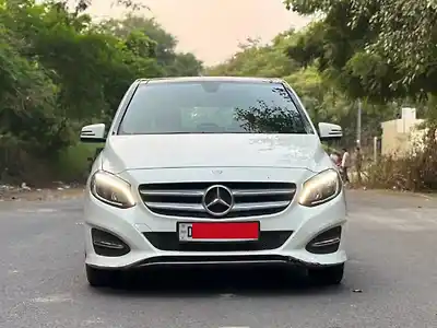 Second Hand मर्सिडीज़ बेंज़ बी-क्लास बी 180 नाइट इडिशन in दिल्ली