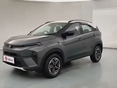 Second Hand Tata Nexon Creative Plus (S) 1.5 Diesel 6MT Dual Tone [2023-2025] in Lucknow