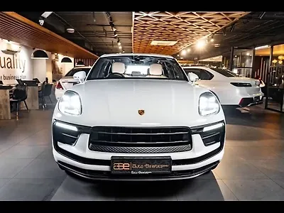 Second Hand Porsche Macan Base in Delhi