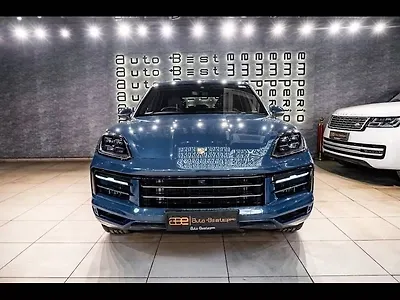 Second Hand Porsche Cayenne Base in Delhi