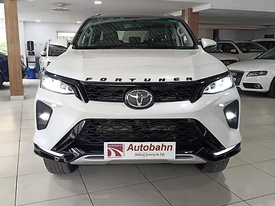 Second Hand Toyota Fortuner 4X2 2WD Diesel Turbo Automatic Dual Tone in Bangalore