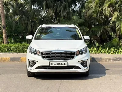 Second Hand Kia Carnival Limousine 7 STR in Mumbai