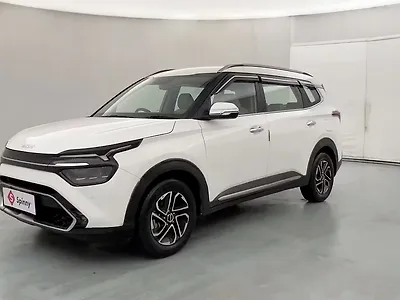 Second Hand Kia Carens Luxury 1.4 Petrol 7 STR in Lucknow