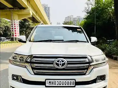 Second Hand टोयोटा लैंड क्रूज़र एलसी200 vx स्टैंडर्ड 1 in मुंबई