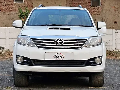 Second Hand Toyota Fortuner 3.0 4x2 MT in Ahmedabad