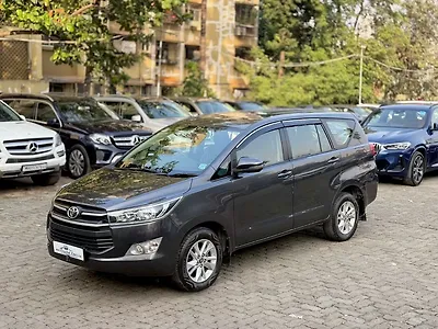 Second Hand Toyota Innova Crysta 2.4 G 7 STR [2016-2017] in Mumbai