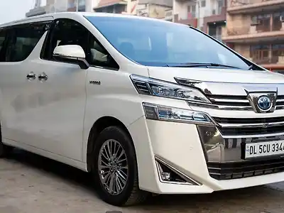 Second Hand टोयोटा वेलफायर हाइब्रिड in अमृतसर