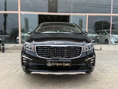 Second Hand Kia Carnival Limousine Plus 7 STR in Bangalore