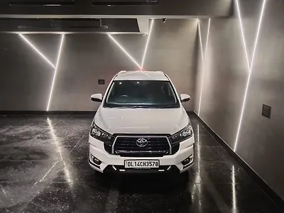 Second Hand Toyota Innova Crysta 2.4 GX 7 STR in Delhi