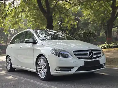 Second Hand मर्सिडीज़ बेंज़ बी-क्लास b180 स्पोर्ट्स in दिल्ली