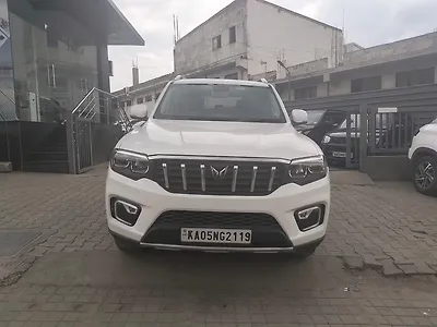 Second Hand Mahindra Scorpio Z8 2WD Diesel 2.2L Turbo Manual 7 STR in Bangalore