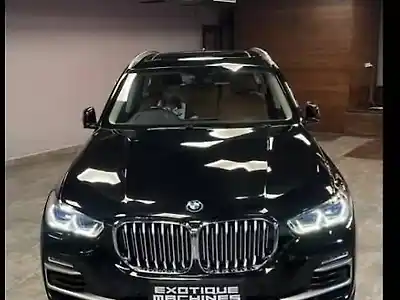 Second Hand बीएमडब्ल्यू x5 एक्सड्राइव 30डी एक्सलाइन in लखनऊ