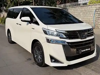 Second Hand टोयोटा वेलफायर हाइब्रिड in बैंगलोर