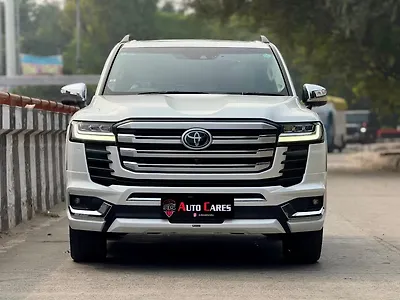 Second Hand Toyota Land Cruiser ZX Petrol in Delhi