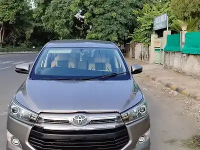 Second Hand टोयोटा इनोवा क्रिस्टा 2.4 vx 8 str [2016-2020] in अहमदाबाद