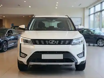 2020 महिंद्रा XUV300 w8 1.5 डीज़ल [2020] 1