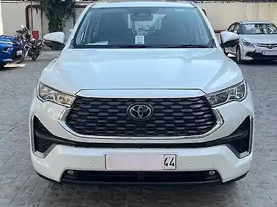 Second Hand टोयोटा इनोवा हायक्रॉस ZX Hybrid (Electric + Petrol) Automatic (e-CVT) 7 STR in दिल्ली