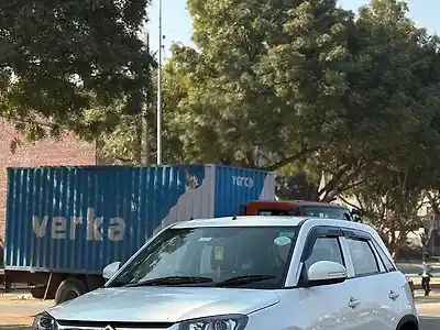 Second Hand मारुति सुज़ुकी विटारा ब्रेज़ा lxi in चंडीगढ़