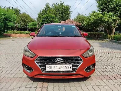 Hyundai Verna SX Plus 1.6 CRDi AT