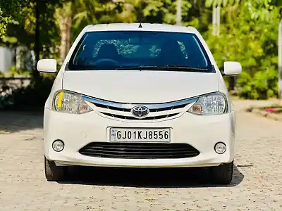 Second Hand टोयोटा इटियोस वीएक्स in अहमदाबाद