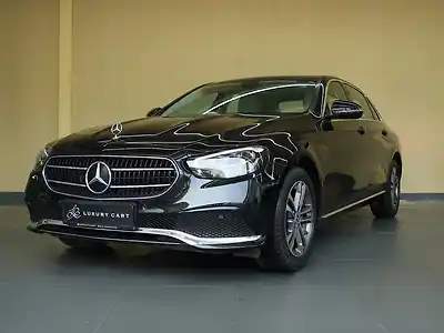 Second Hand मर्सिडीज़ बेंज़ E-क्लास e 200 in दिल्ली