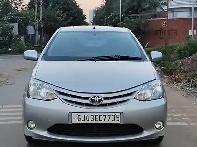 Second Hand टोयोटा इटियोस वी in अहमदाबाद