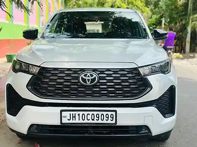 Second Hand टोयोटा इनोवा हायक्रॉस जी-एसएलएफ़ 7 सीटर in दिल्ली