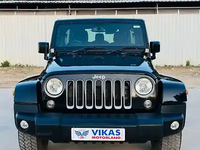 Second Hand जीप रैंगलर अनलिमिटेड 4x4 पेट्रोल in अहमदाबाद