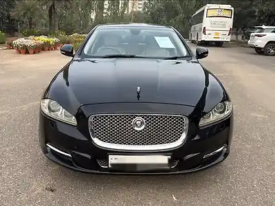 Second Hand जैगुवार xj 5.0 पेट्रोल in मोहाली
