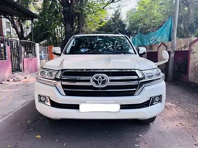 Second Hand Toyota Land Cruiser LC 200 VX in Pune