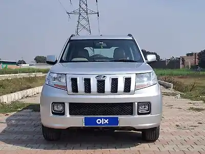 2015 महिंद्रा tuv300 t8 एएमटी 1