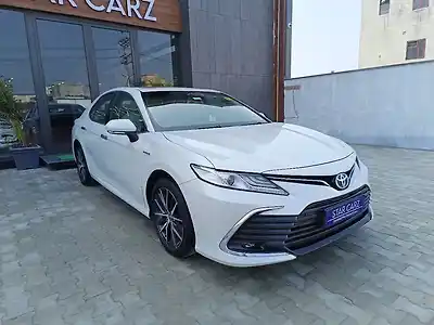 Second Hand टोयोटा कैमरी हाइब्रिड in लुधियाना