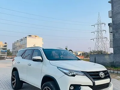 Second Hand Toyota Fortuner 2.8 4x4 AT in Chandigarh