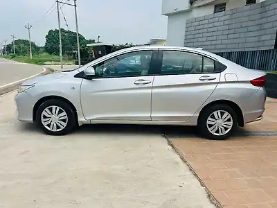 Second Hand होंडा सिटी SV डीज़ल in चंडीगढ़