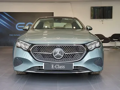 2025 Mercedes-Benz E-Class E 220 d Avantgarde 1