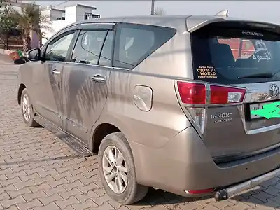 Second Hand टोयोटा इनोवा क्रिस्टा 2.4 g 7 सीटर [2016-2017] in उधम सिंह नगर