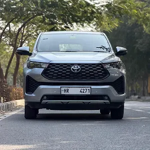 Toyota Innova Hycross GX (O) Petrol Automatic (CVT) 8 STR Platinum White Pearl